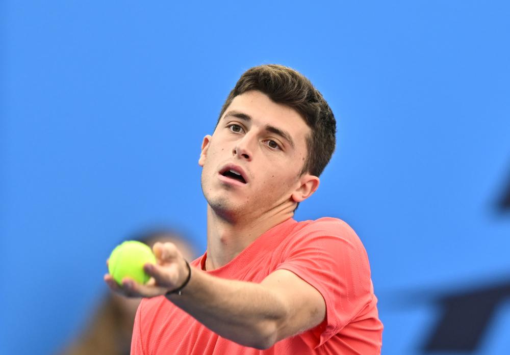 挥着至关重 挥着至关重